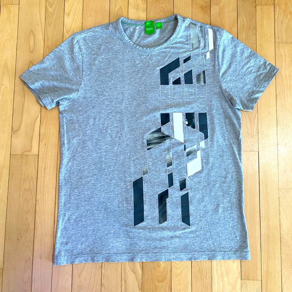 Hugo Boss Men’s T-Shirt (like New)